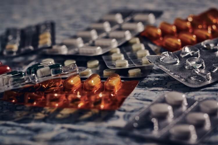 L\’ANSM met en garde contre les médicaments contre le rhume
